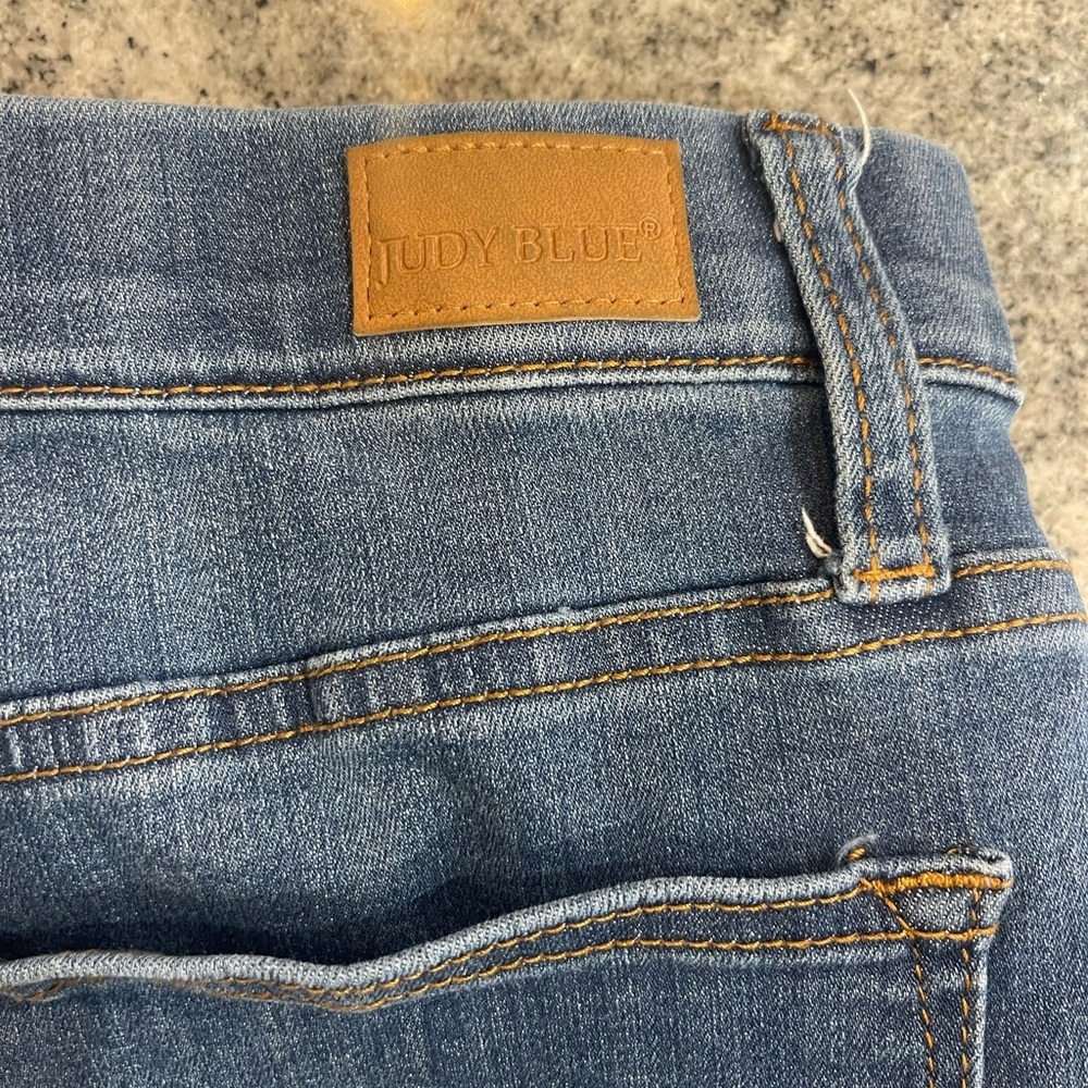 Judy Blue Medium Wash Boyfriend Jeans with Distressing - Picture 3 of 6